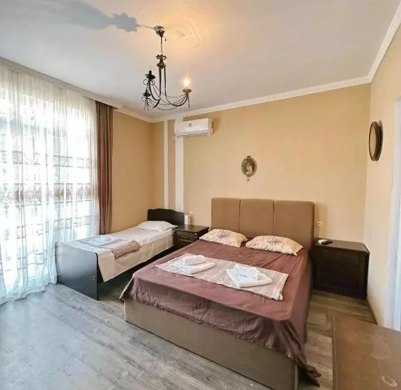 پانسیون Sofia House