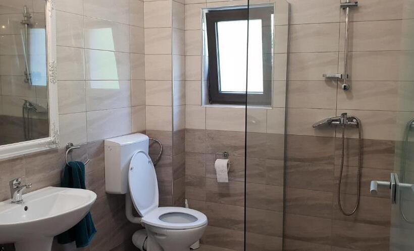 پانسیون Casa Davideea