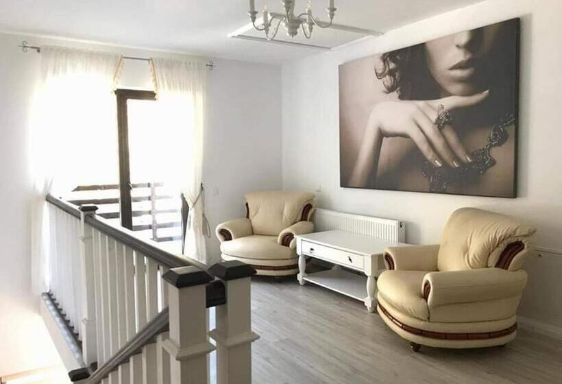 پانسیون Casa Davideea