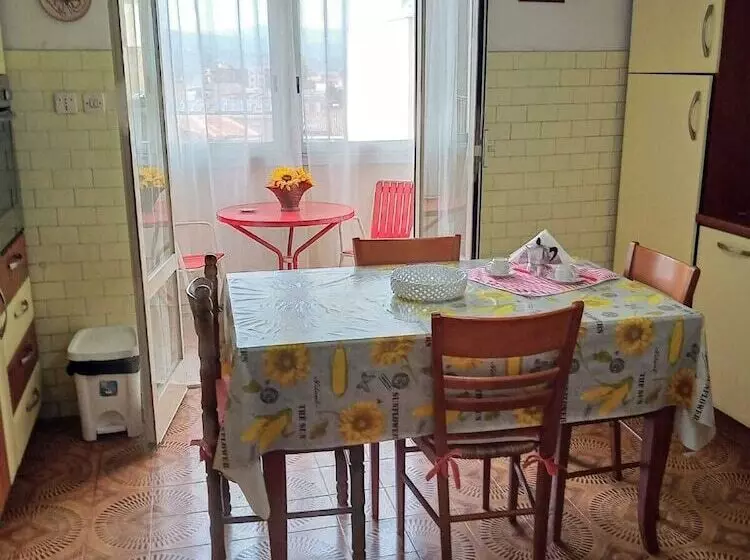 Appartamento Turistico Giarre Offre Camera In Condivisione Euro 300 Al Mese