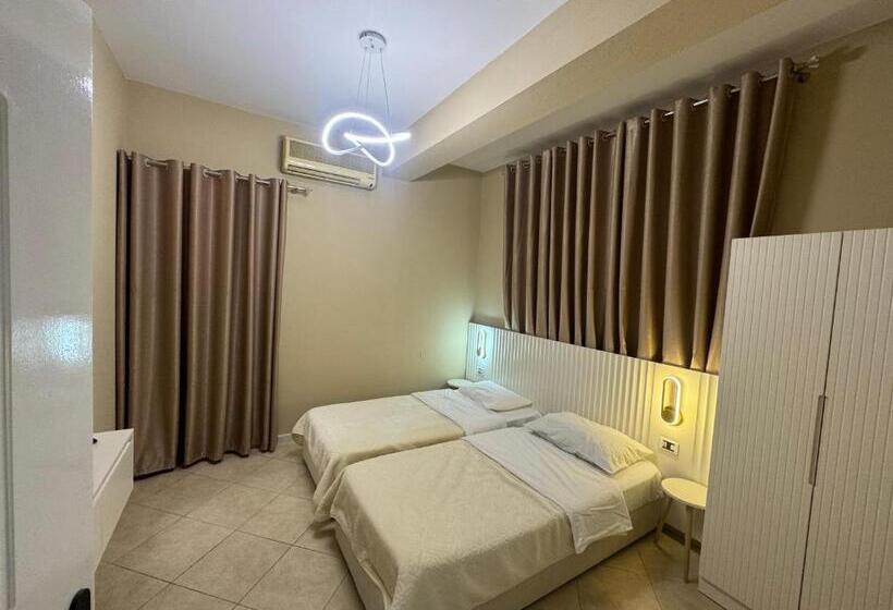 בית מלון כפרי Kaloshi