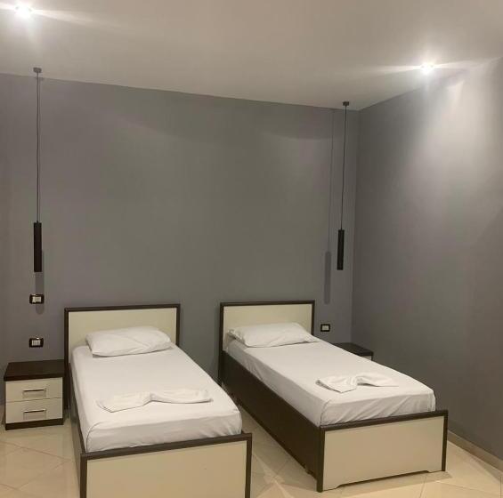 בית מלון כפרי Kaloshi