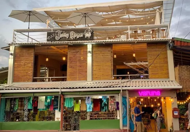 هتل Nahomi Divisamar By Lhr