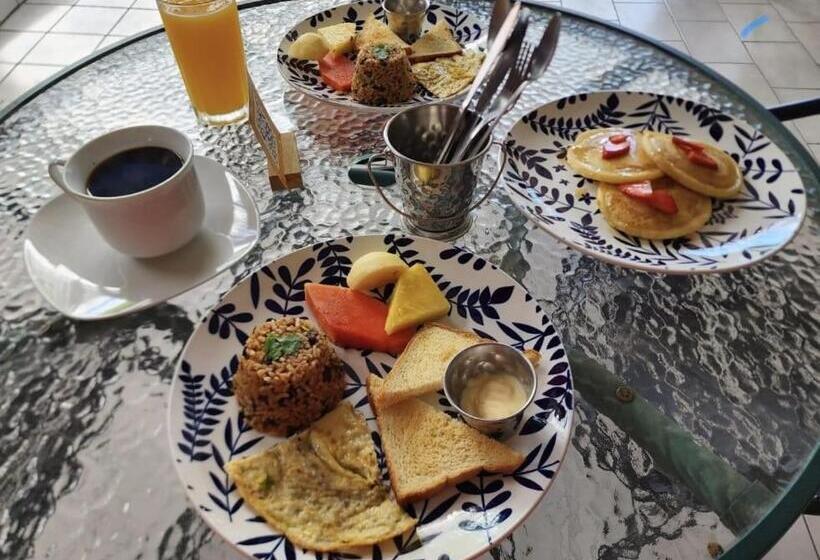 فندق Nahomi Divisamar By Lhr