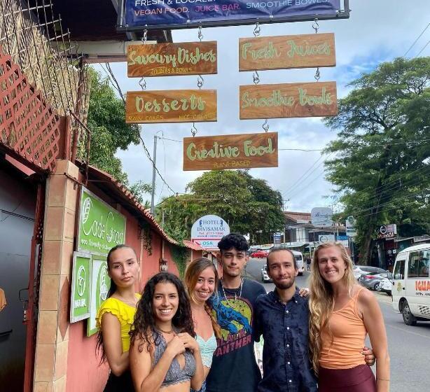 فندق Nahomi Divisamar By Lhr