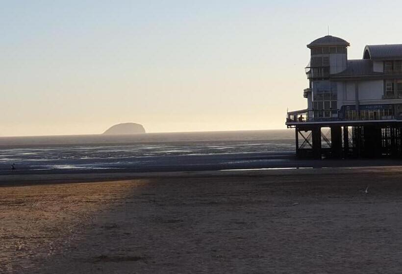 Modern Apartment With Stunning Sea View