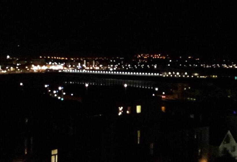 Modern Apartment With Stunning Sea View