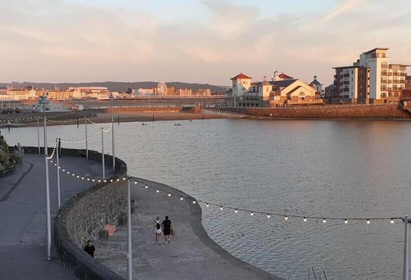 Modern Apartment With Stunning Sea View