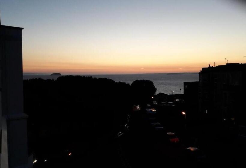 Modern Apartment With Stunning Sea View