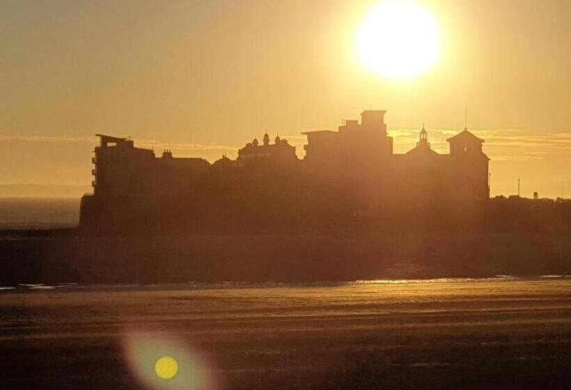 Modern Apartment With Stunning Sea View