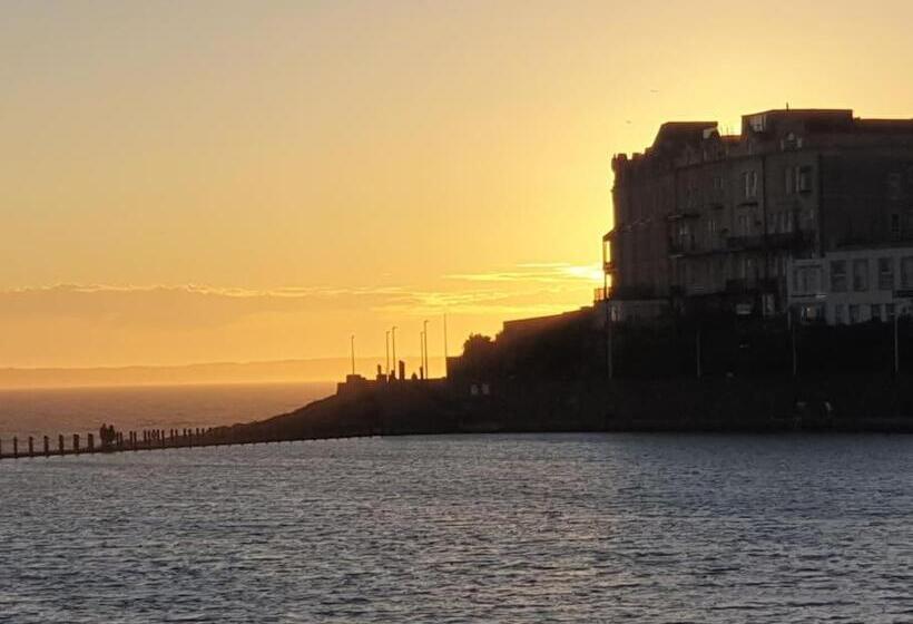 Modern Apartment With Stunning Sea View