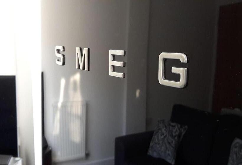 Modern Apartment With Stunning Sea View