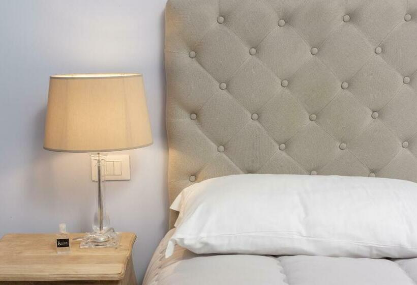 پانسیون Rhome Hosting