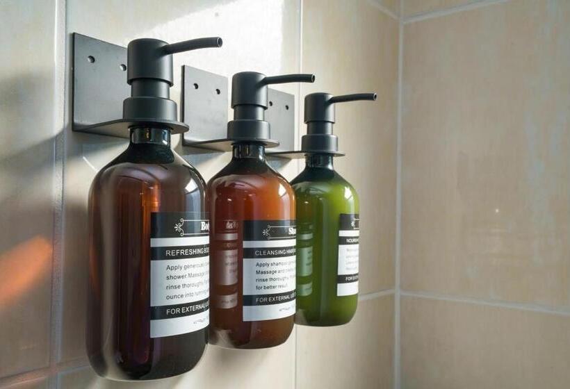 Blue Door Duplex Renovated Parking And Designed