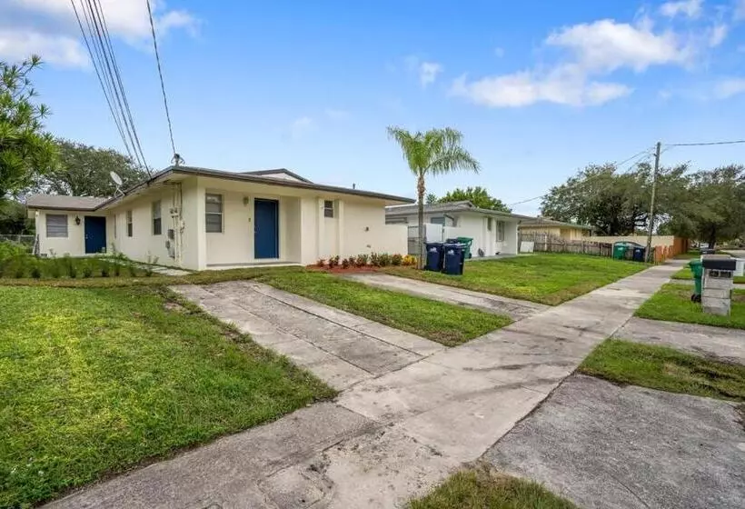 Blue Door Duplex Renovated Parking And Designed