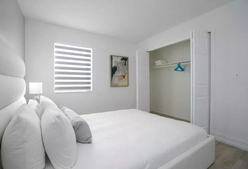 Blue Door Duplex Renovated Parking And Designed