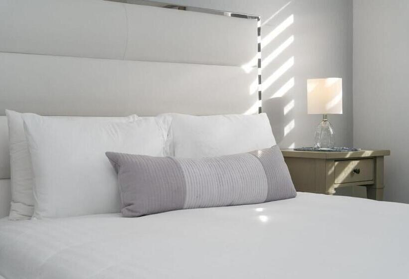 Blue Door Duplex Renovated Parking And Designed