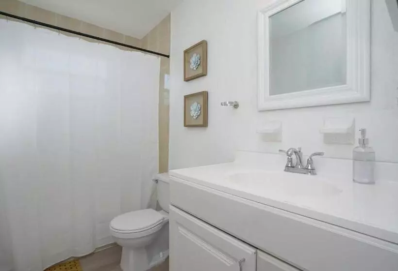 Blue Door Duplex Renovated Parking And Designed