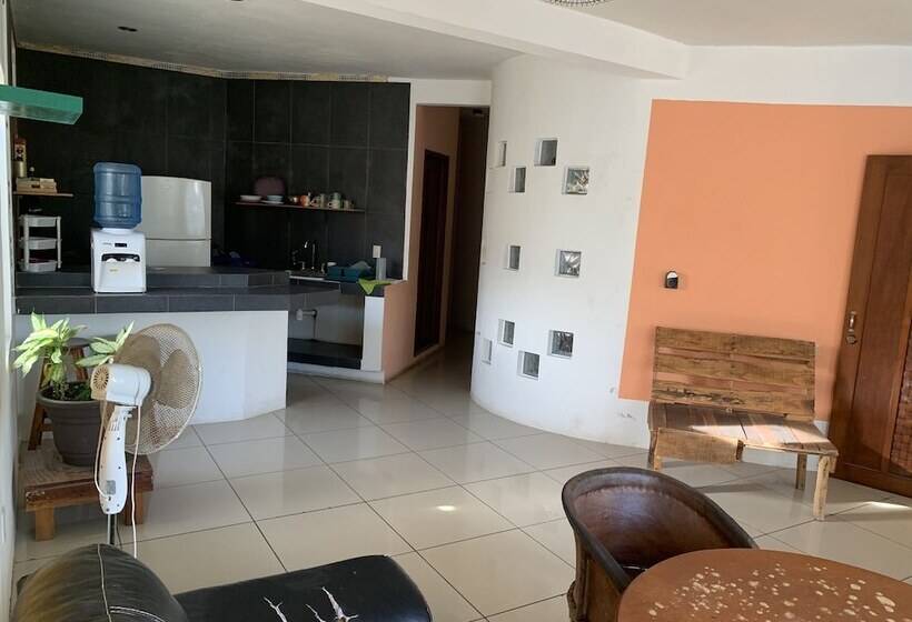 بنسيون Brisamar Guesthouse