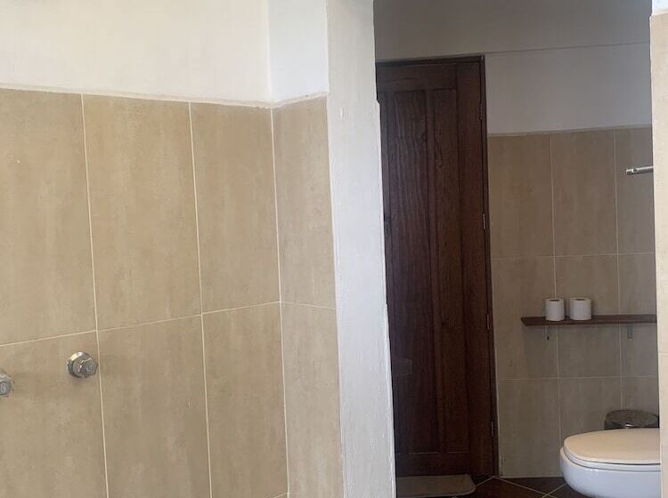 بنسيون Brisamar Guesthouse