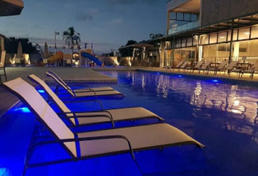 Flat Em Frente Ao Parque Beto Carreiro