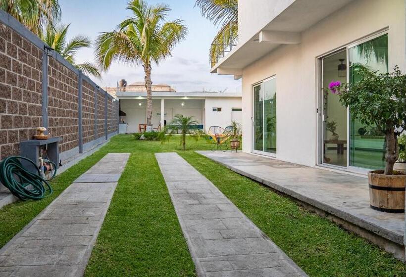 Hostpal Vida Casa Kuxtal