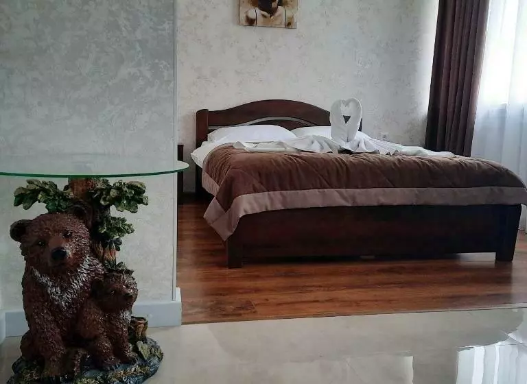 ホテル готельно ресторанний комплекс «тополя»