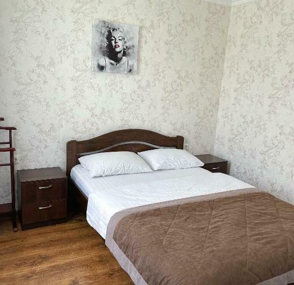 Hotel готельно ресторанний комплекс «тополя»