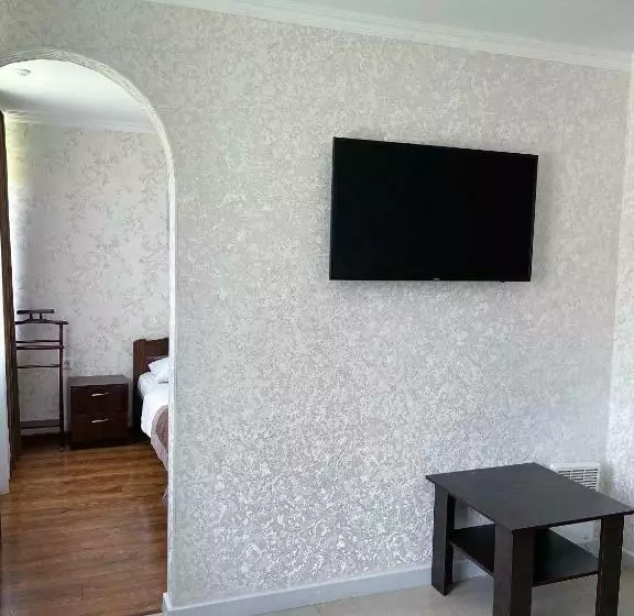 ホテル готельно ресторанний комплекс «тополя»