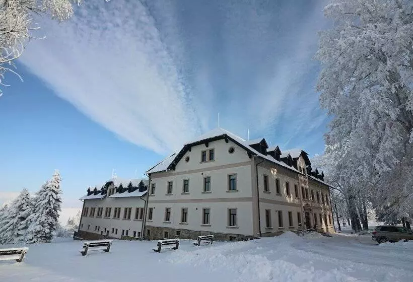 ホテル Poutní Dům