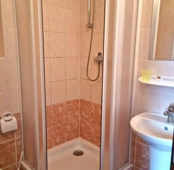 Majatalo Veghouse   Penzion U Pláže