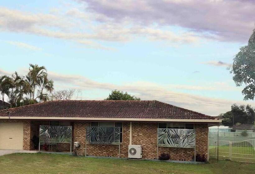 Pet Friendly Home With Pool And Boat Parking