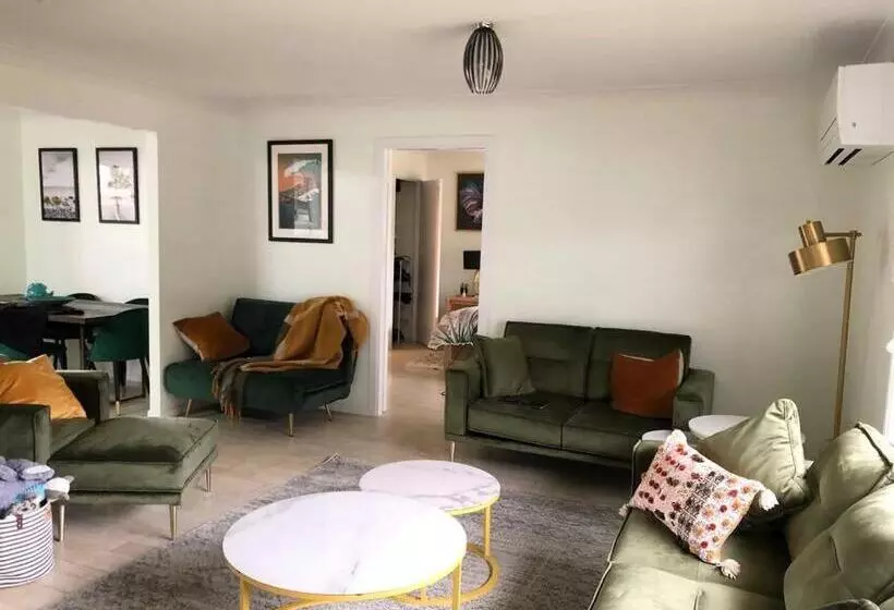 Pet Friendly Home With Pool And Boat Parking