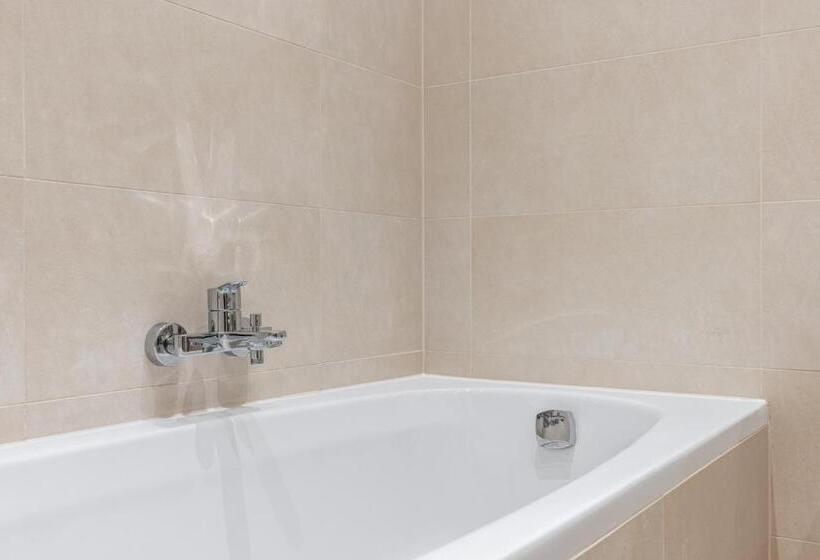 Trendy Apt With   Smart Tv, Coffee Machine In Meidling