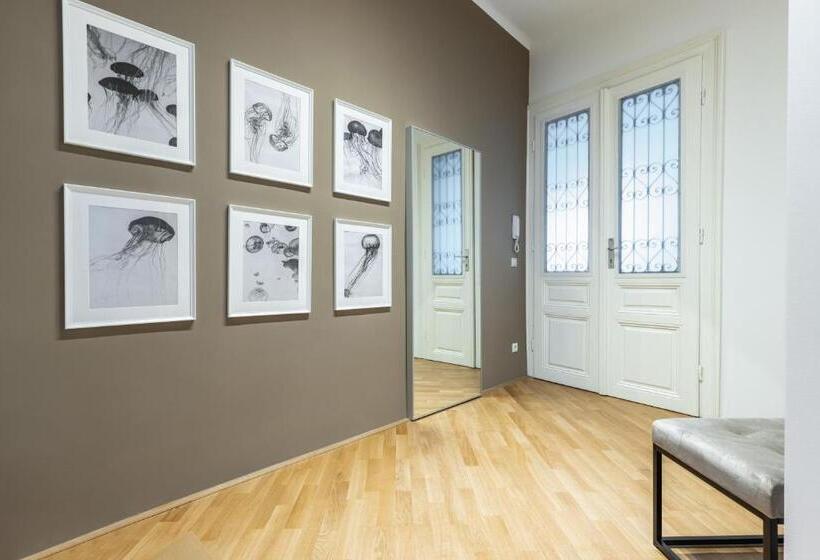 Trendy Apt With   Smart Tv, Coffee Machine In Meidling