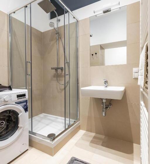 Trendy Apt With   Smart Tv, Coffee Machine In Meidling