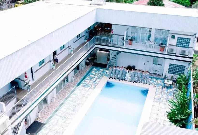 Hotelli Sena Gladyz Suites