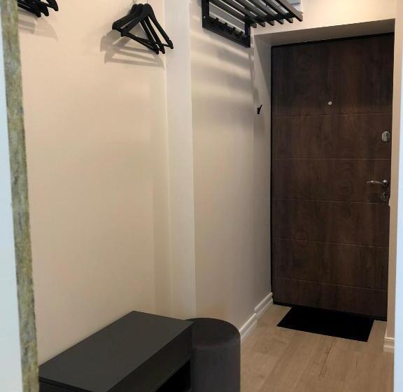 Modern Studio Apartment Near The Beach   5 Min Walk