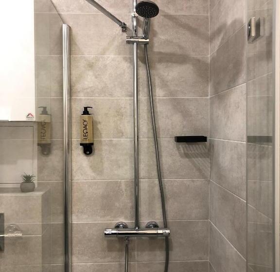 Modern Studio Apartment Near The Beach   5 Min Walk