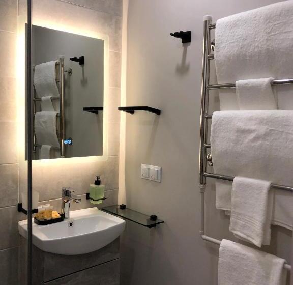 Modern Studio Apartment Near The Beach   5 Min Walk