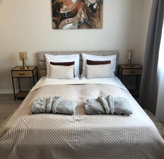 Modern Studio Apartment Near The Beach   5 Min Walk