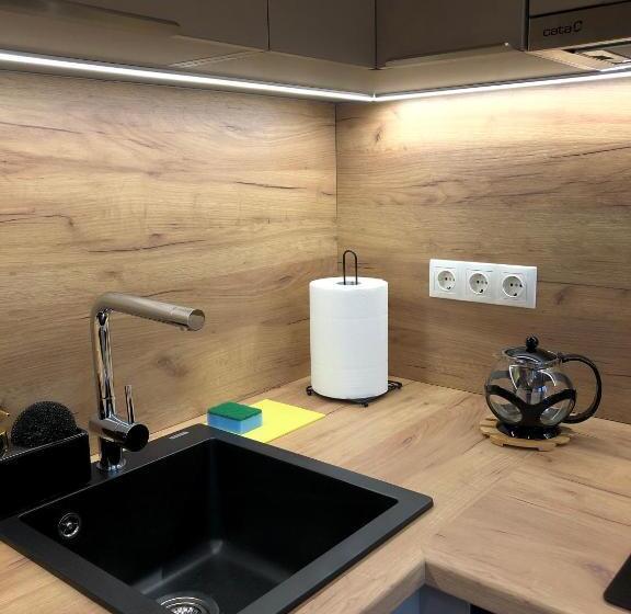 Modern Studio Apartment Near The Beach   5 Min Walk