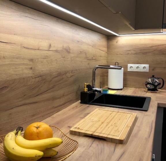 Modern Studio Apartment Near The Beach   5 Min Walk