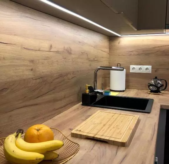 Modern Studio Apartment Near The Beach   5 Min Walk