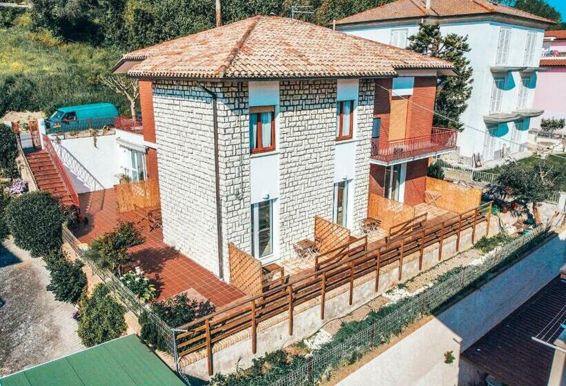 פנסיון Onda Del Conero