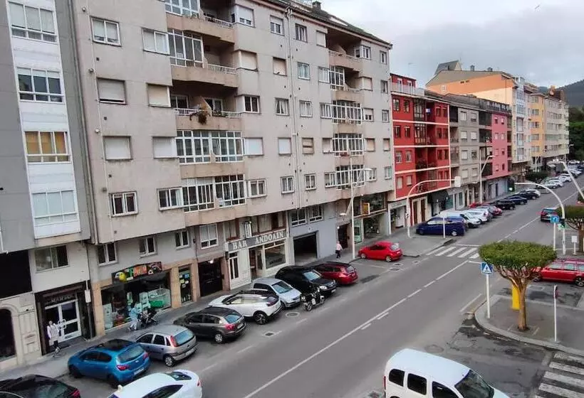 Piso Muy Amplio En Pleno Centro De Cantarrana   Viveiro