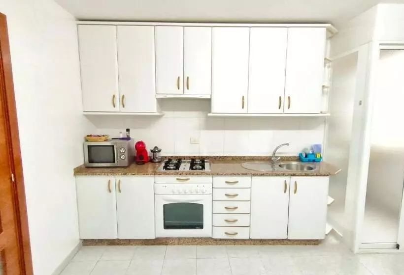 Piso Muy Amplio En Pleno Centro De Cantarrana   Viveiro