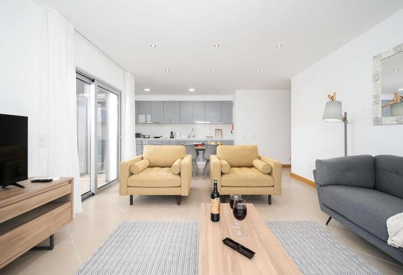 Sea Breeze Deluxe Lagos Apartment By Ideal Homes