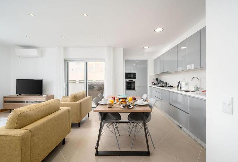 Sea Breeze Deluxe Lagos Apartment By Ideal Homes