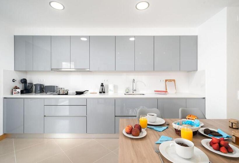 Sea Breeze Deluxe Lagos Apartment By Ideal Homes